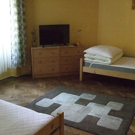 Old Walls Hostel Краків Екстер'єр фото