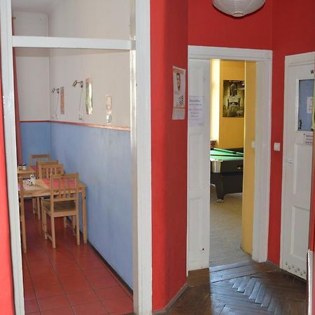 Old Walls Hostel Краків Екстер'єр фото