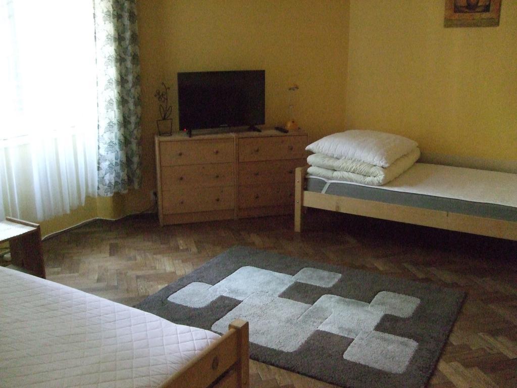 Old Walls Hostel Краків Екстер'єр фото