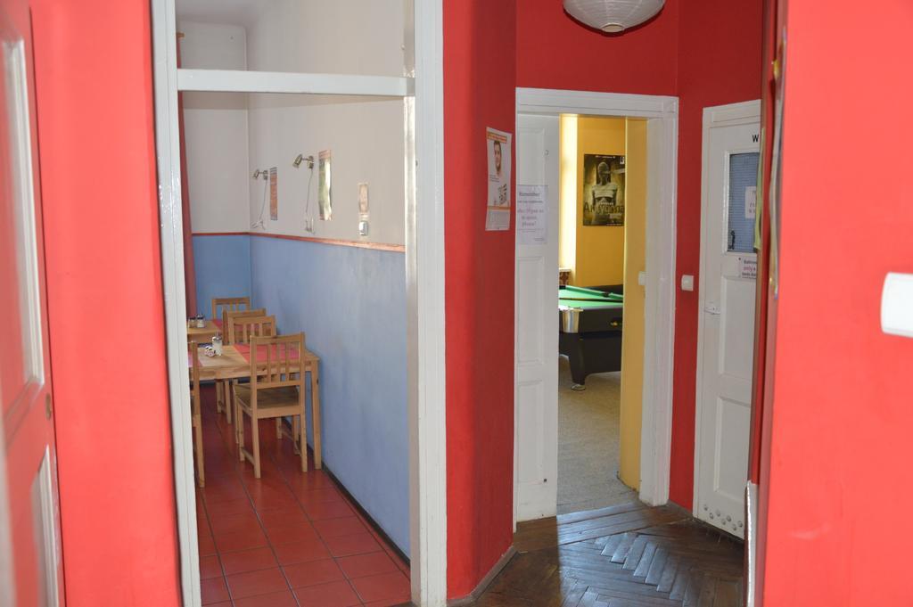 Old Walls Hostel Краків Екстер'єр фото