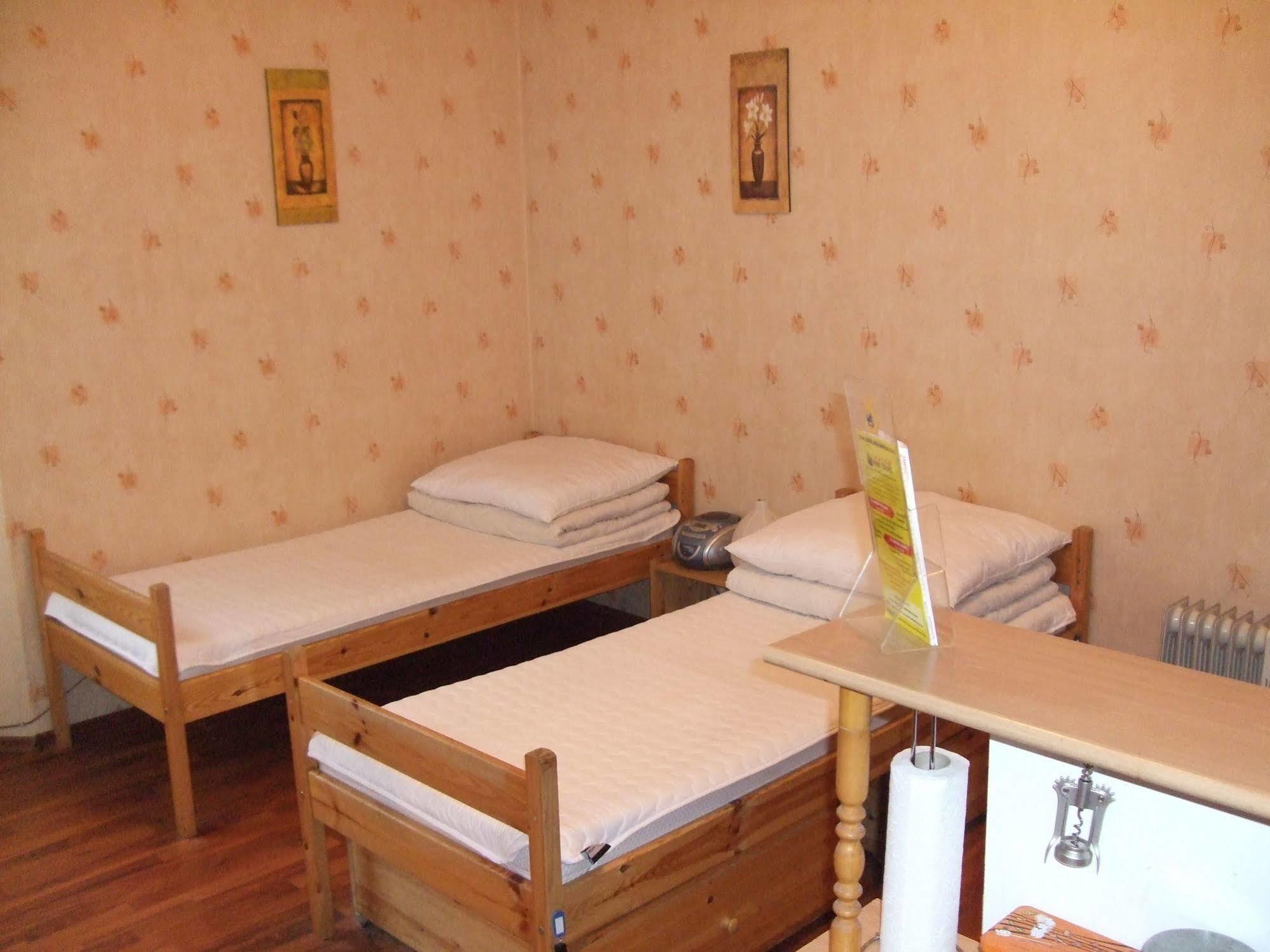 Old Walls Hostel Краків Екстер'єр фото